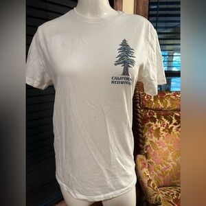 EUC OLD NAVY GRAPHIC TSHIT SZ S